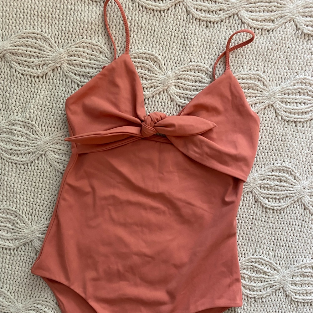 Aritzia tie front bodysuit